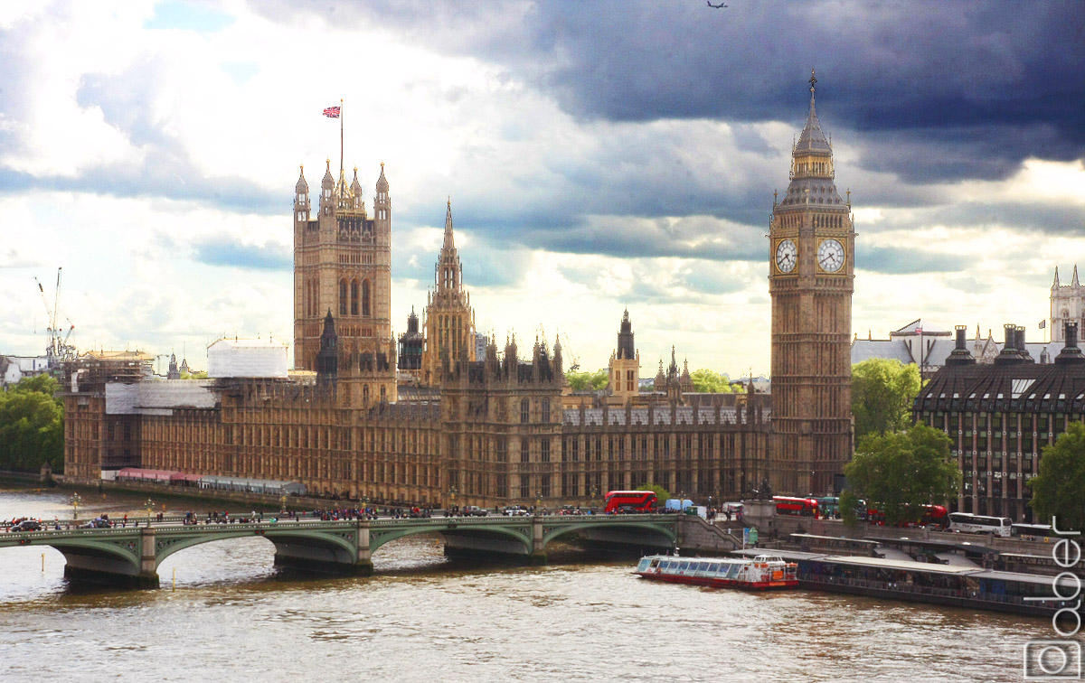 Widok na Tamizę i wieżę zegarową Big Ben